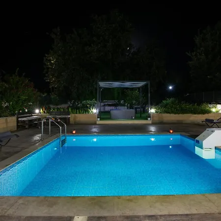 Alex With Private Pool And Jacuzzi