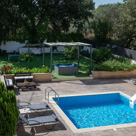 Alex With Private Pool And Jacuzzi Prinés